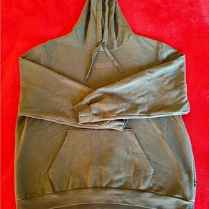 Puma blue/grey sweatsuit with Embroidered Logo.